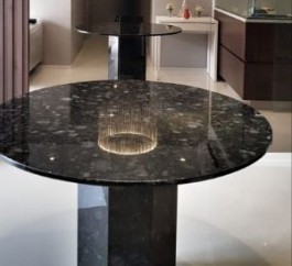 GRANITE TABLE ROUND